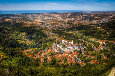 Portekiz 'in dağlarındaki ünlü Sintra köyü..