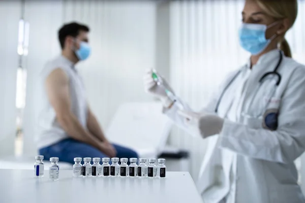 Nurse Preparing Vaccine Shot Patient Bottles Vaccines All — Stock Photo, Image