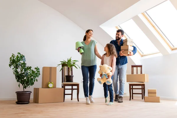 Happy Caucasian Family Moving New Apartment Cute Little Girl Carrying —  Fotos de Stock