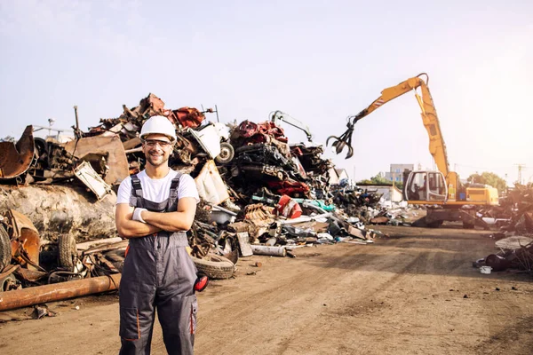 Porträt Eines Schrottplatzarbeiters Altmetall Recyclingzentrum — Stockfoto