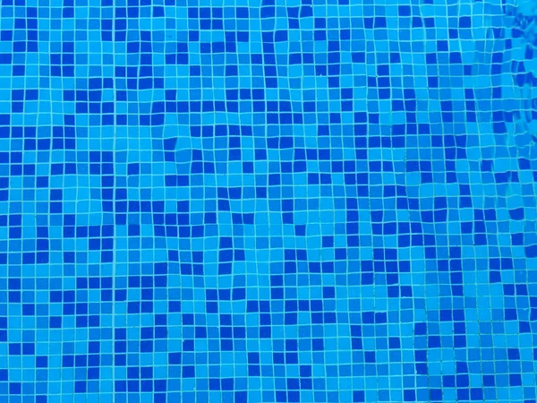 Água azul na piscina — Fotografia de Stock