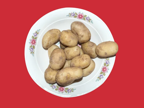 Вареный картофель в тарелке — стоковое фото