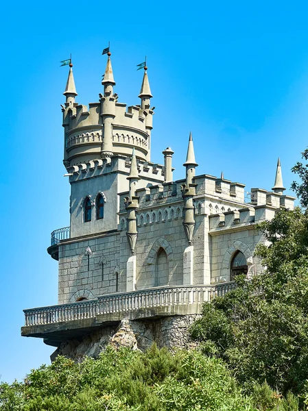 燕子的巢窝城堡在克里米亚半岛南部海岸 — 图库照片