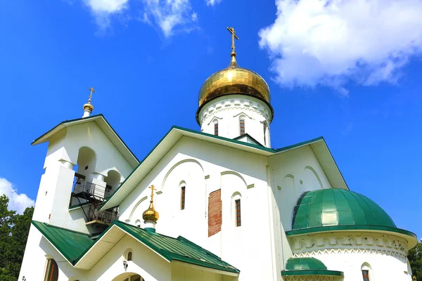 Chiesa di Sant'Alessandro Nevskij. Villaggio di Ashukino . — Foto Stock