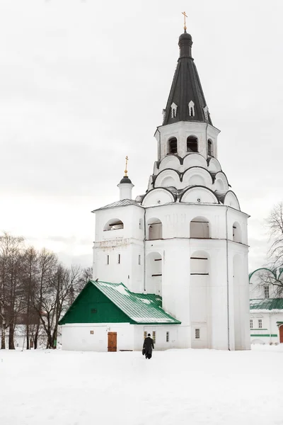 Glockenturm der Kreuzigungskirche in der Alexandersiedlung. — Stockfoto