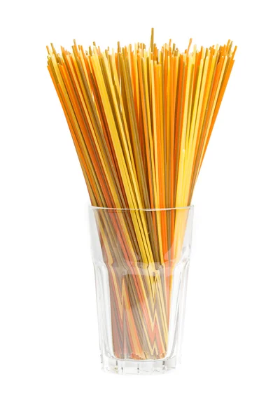 Çok renkli spagetti makarna