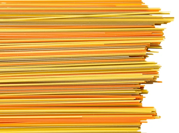 Çok renkli spagetti makarna