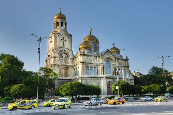 A Catedral da Assunção em Varna, Bulgária . — Fotografia de Stock