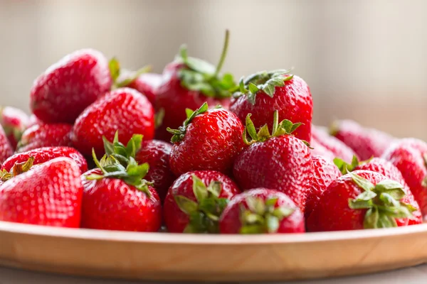 Fresas en un tazón — Foto de Stock