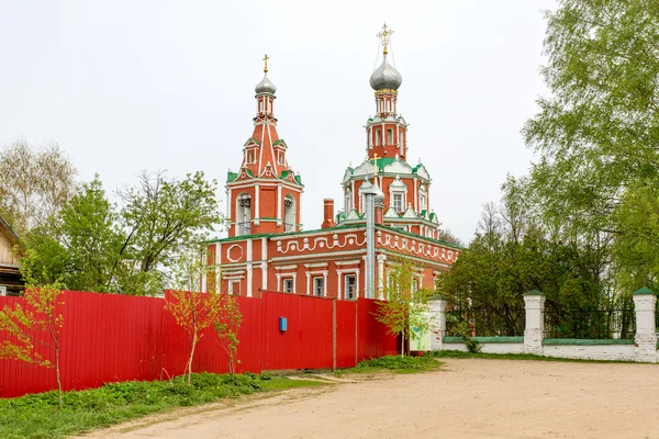 Церковь Смоленской иконы Божией Матери в Софрино Пушкинском районе — стоковое фото