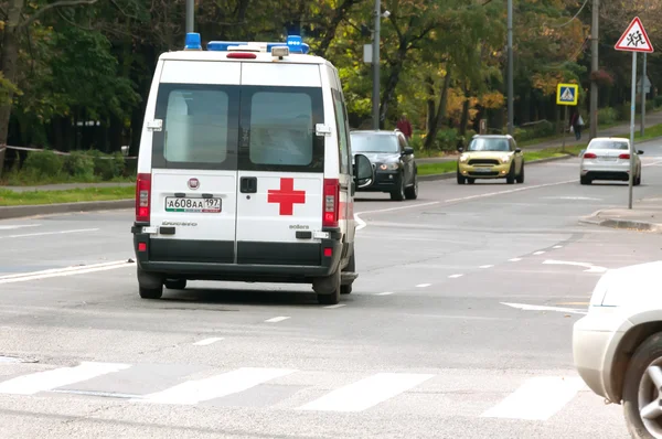 Μόσχα, Ρωσία - 1 Οκτωβρίου, 2015:Ambulance — Φωτογραφία Αρχείου