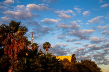 İsrail 'in Hayfa şehrinde gündoğumu.