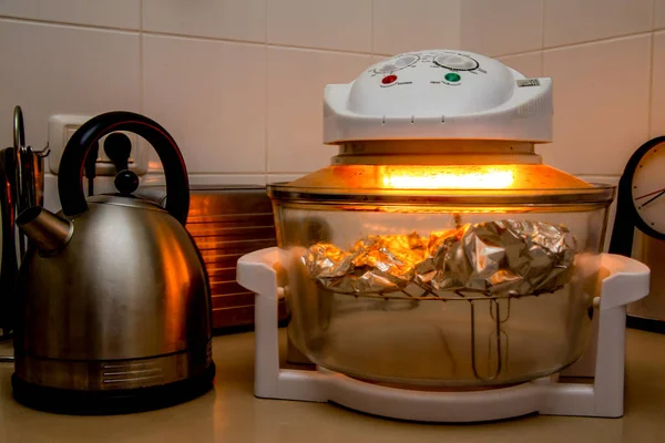 Die Friteuse Einer Gewöhnlichen Küche Einer Stadtwohnung Zum Kochen Wirklich — Stockfoto