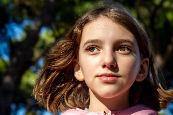 Portret Beautiful Emotional Teenager Girl Sunny Day — Stock Photo, Image