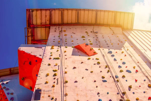 Background Empty Climbing Wall Climbing Center Adventure Park Blue Sky — Stock Photo, Image