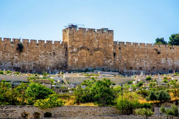 イスラエルのエルサレム 2021年4月27日 東門が封鎖される ゴールデンゲートまたはへブル語で シャー ハラハミミ慈悲の門 イスラム教徒 ダハビまたはバブ ザハビと呼ばれる — ストック写真