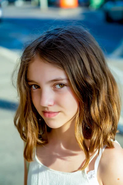 Потрясающая Естественная Симпатичная Девочка Подросток Солнечный День — стоковое фото