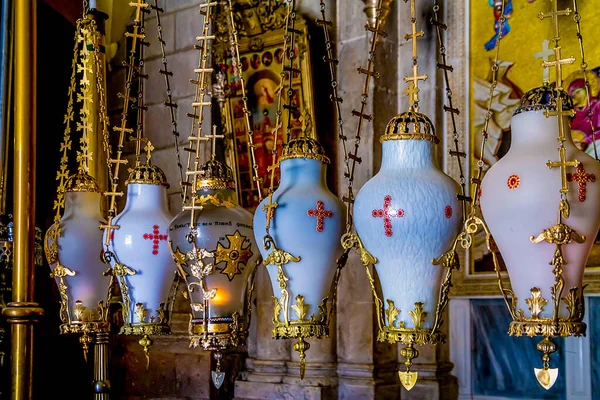 Kutsama Taşı Nın Üzerinde Şamdanlar Asılı Burada Nın Bedeni Defin — Stok fotoğraf