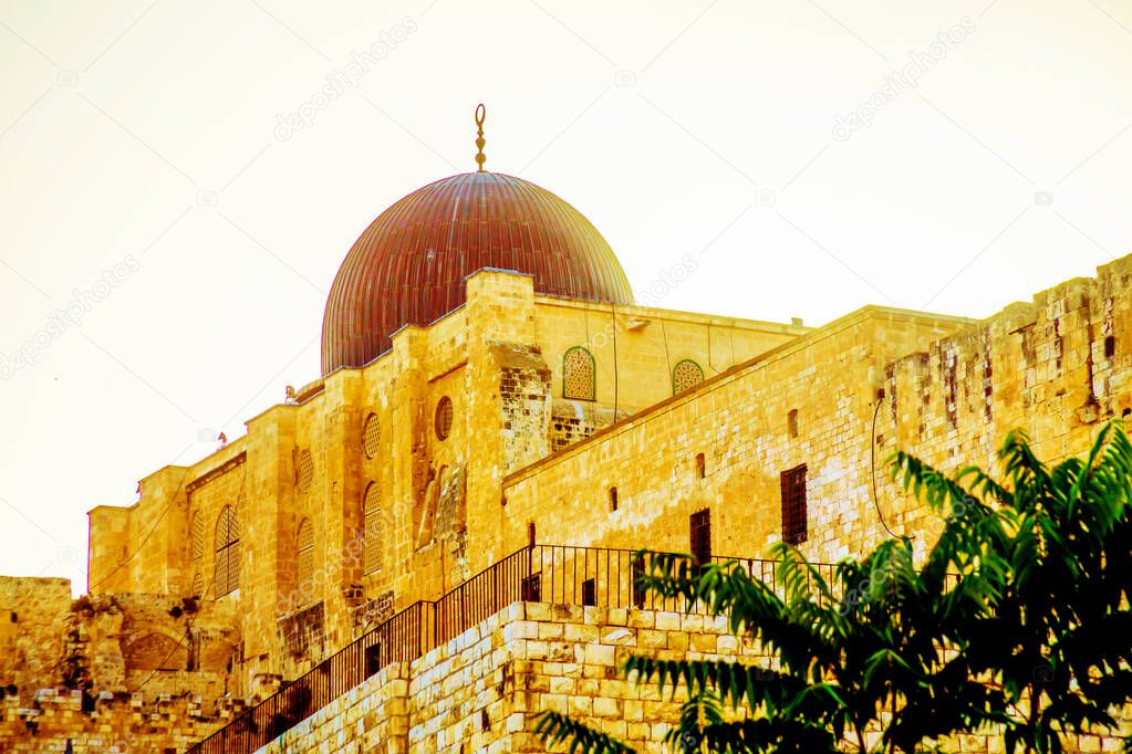 Dome of the Al Aqsa Mosque on the Temple Mount, The Southern Wall of the Temple Mount in the Old City of Jerusalem, Israel