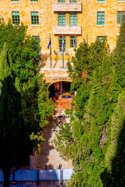 Kudüs, İsrail - 03 Temmuz 2021: King David Oteli manzaralı. Özel bir Yemin Moshe mahallesinde. 1931 yılında tamamlanan saray yapımı Avrupa yapımı kireçtaşı, Mısırlı-Yahudi Mosseri ailesi tarafından inşa edildi. Kudüs, İsrail