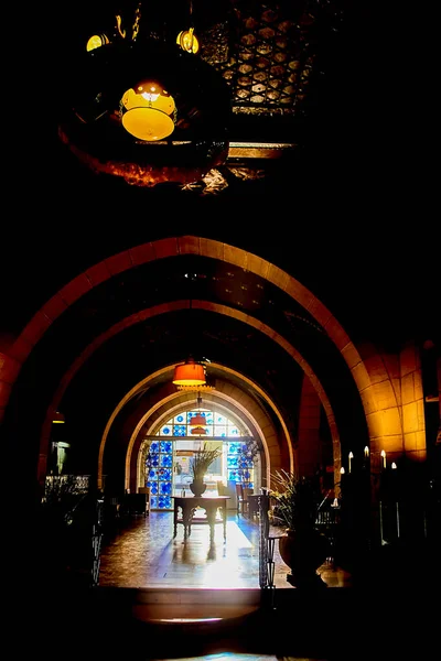 位于耶路撒冷国际基督教青年会80年历史的大楼内的三拱形酒店 杰瑞姆 伊斯拉尔 — 图库照片