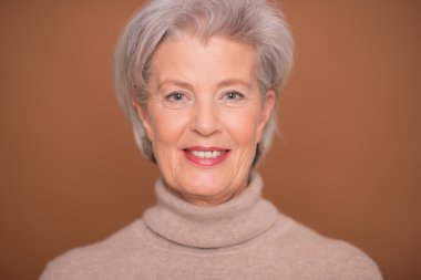 gülümseyen kadın kıdemli