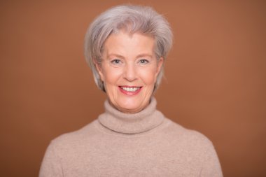 gülümseyen kadın kıdemli