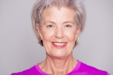  Sportif gülümseyen kadın kıdemli