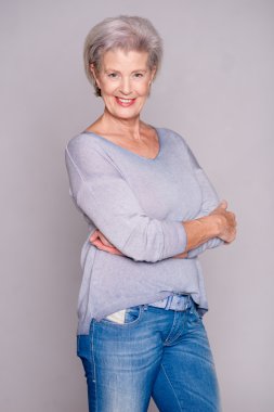 Aktif kıdemli kadın