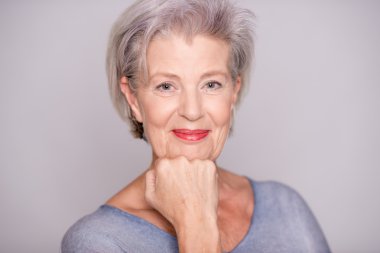 gülümseyen kadın kıdemli