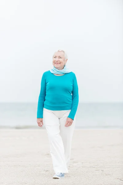 Smiling senior woman — Stock Photo, Image