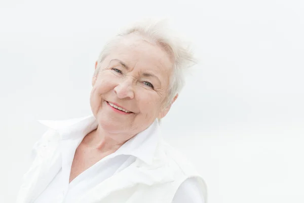 Mujer mayor sonriente — Foto de Stock