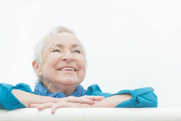 Mulher idosa sorridente — Fotografia de Stock