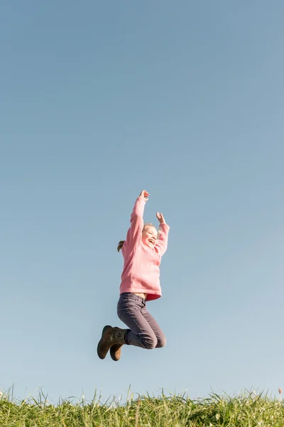 Carino salto ragazza — Foto Stock