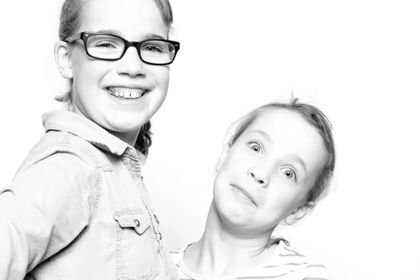 Hermanas sonrientes felices — Foto de Stock