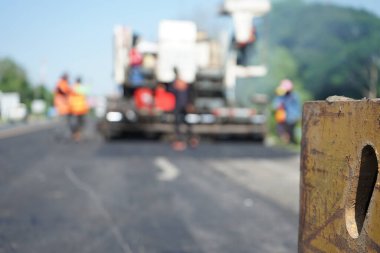 Bulanık görüntü, otoyol bakımı, YÖNETMEN HÜKÜMÜZ KAYIP.