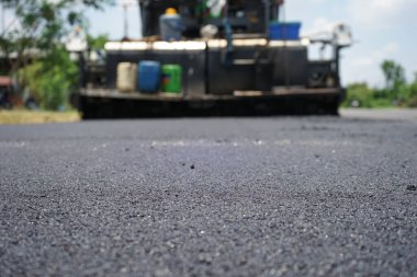 Asfalt yolun bulanıklığı Trafik çizgileri yok