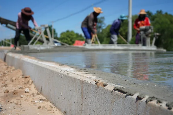 Blurred Image Construction Worker Pouring Concrete Structural Work — Stock Photo, Image