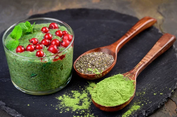 Matcha Chá Verde Chia Pudim Semente Sobremesa Com Hortelã Fresca — Fotografia de Stock