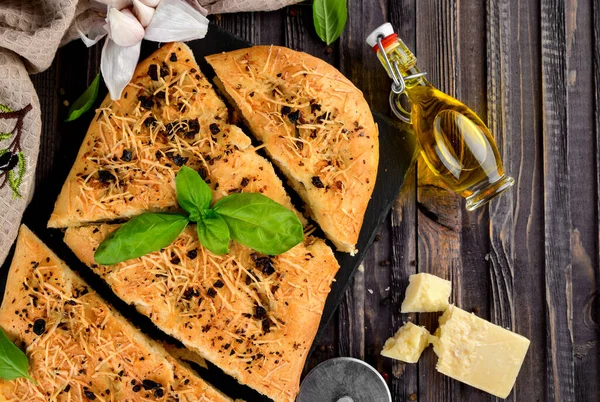 Tradicional Casero Italiano Plana Focaccia Pan Focaccia Con Ajo Parmesano — Foto de Stock