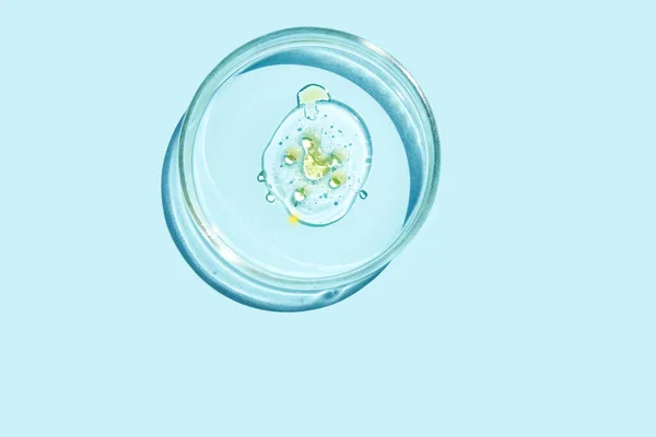 Luqiud producto cosmético. Tóner transparente burbuja gelatina. Limpiador maquillaje — Foto de Stock