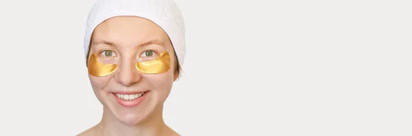 Procédure de patch oculaire. Traitement hydrogel facial. Dermatologie masque spa — Photo