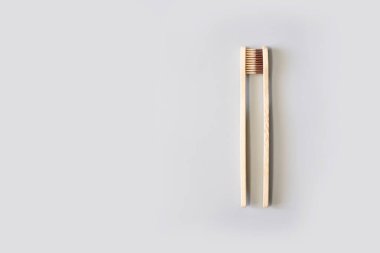 Ekoloji diş fırçası seti. Farklı renkte. Sürdürülebilir ağız ürünü