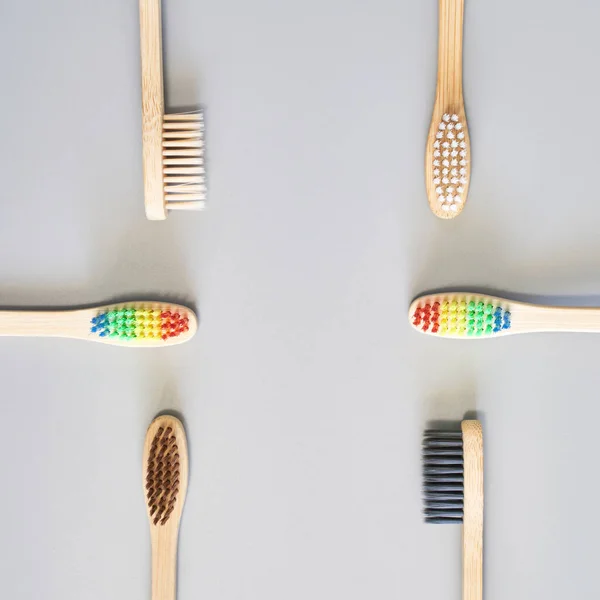 Set de cepillo de dientes ecológico. Color diferente. Producto de boca sostenible —  Fotos de Stock