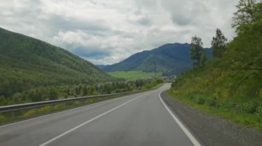 Tatil gezisi manzarası. Rus Altai dağları. Çoklu bölge