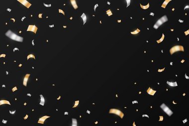 Siyah arka planda altın ve gümüş konfeti izole edilmiş. Karnaval için düşen altın kurdele, yeni yıl, doğum günü ve festival tasarımı. Şenlikli sıçrama konfeti arka planı. Vektör illüstrasyonu