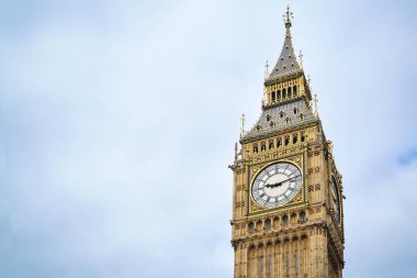 Big Ben saat kulesi, Londra 'nın büyük turistik merkezi.