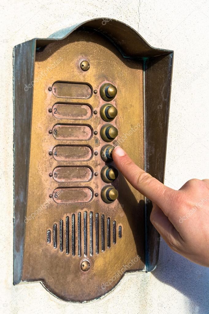 Ringing a door bell