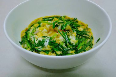 Kahvaltıda haşlanmış yumurta.