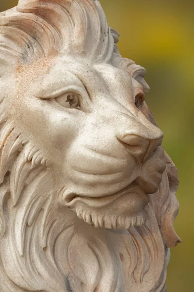 亚洲桂林市自豪的雄狮雕像 — 图库照片